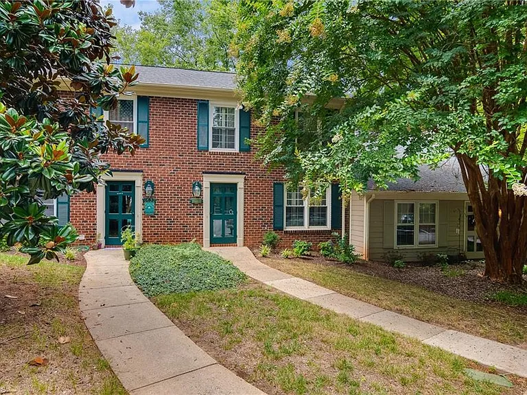 4635 Lawndale Dr — Photo 21