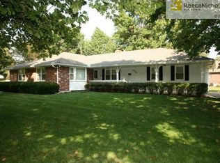 201 NW Woodbine Ave, Lees Summit, MO 64063