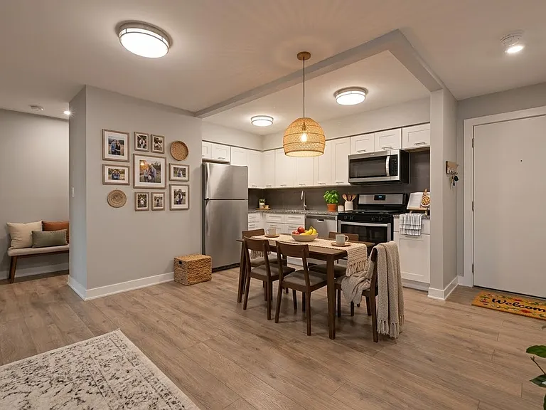 Victory Park Apartments — Photo 22
