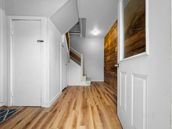 15 South St #3, Freeport, ME 04032