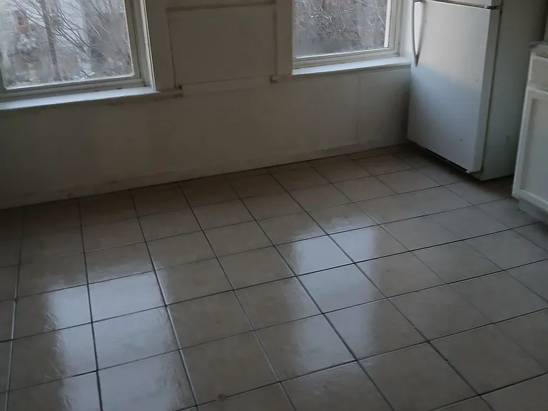 329 3rd St #3 — Photo 5