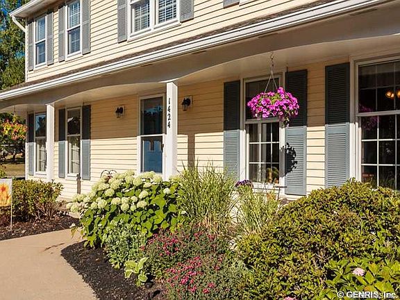3rd image of 1424 Creek Pointe