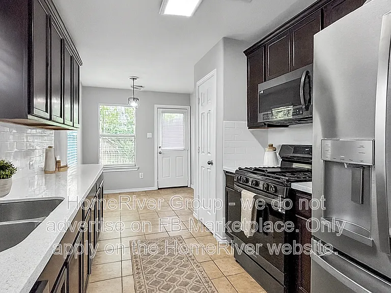 4311 Amaryllis Ave — Photo 3