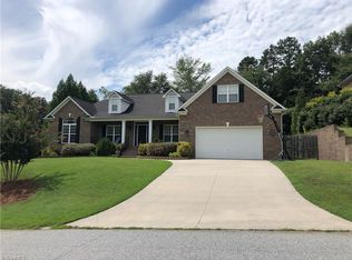 137 Ashbrook Rd, Thomasville, NC 27360
