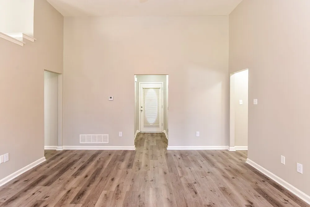3 bed, 2.0 bath, 1709 sqft, $1,895 — Photo 3