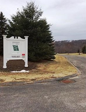5th image of 2 Stonington Dr