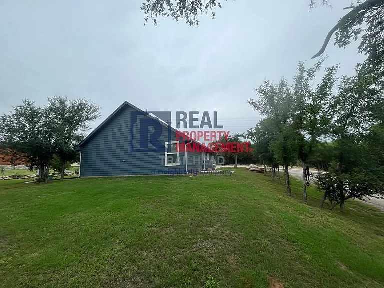 2700 Steepleridge Cir — Photo 20