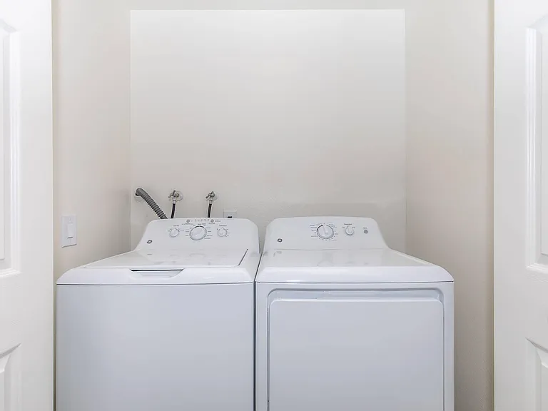 Club Pacifica Apartment Homes — Photo 36