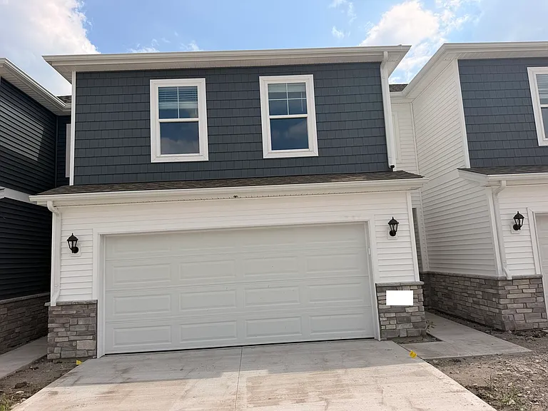 4408 NE Spear Ln — Photo 1