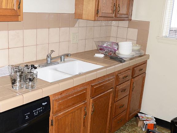 5th image of 305 N Colorado Pl