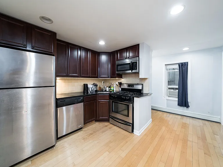 162 Steuben St #2 — Photo 2