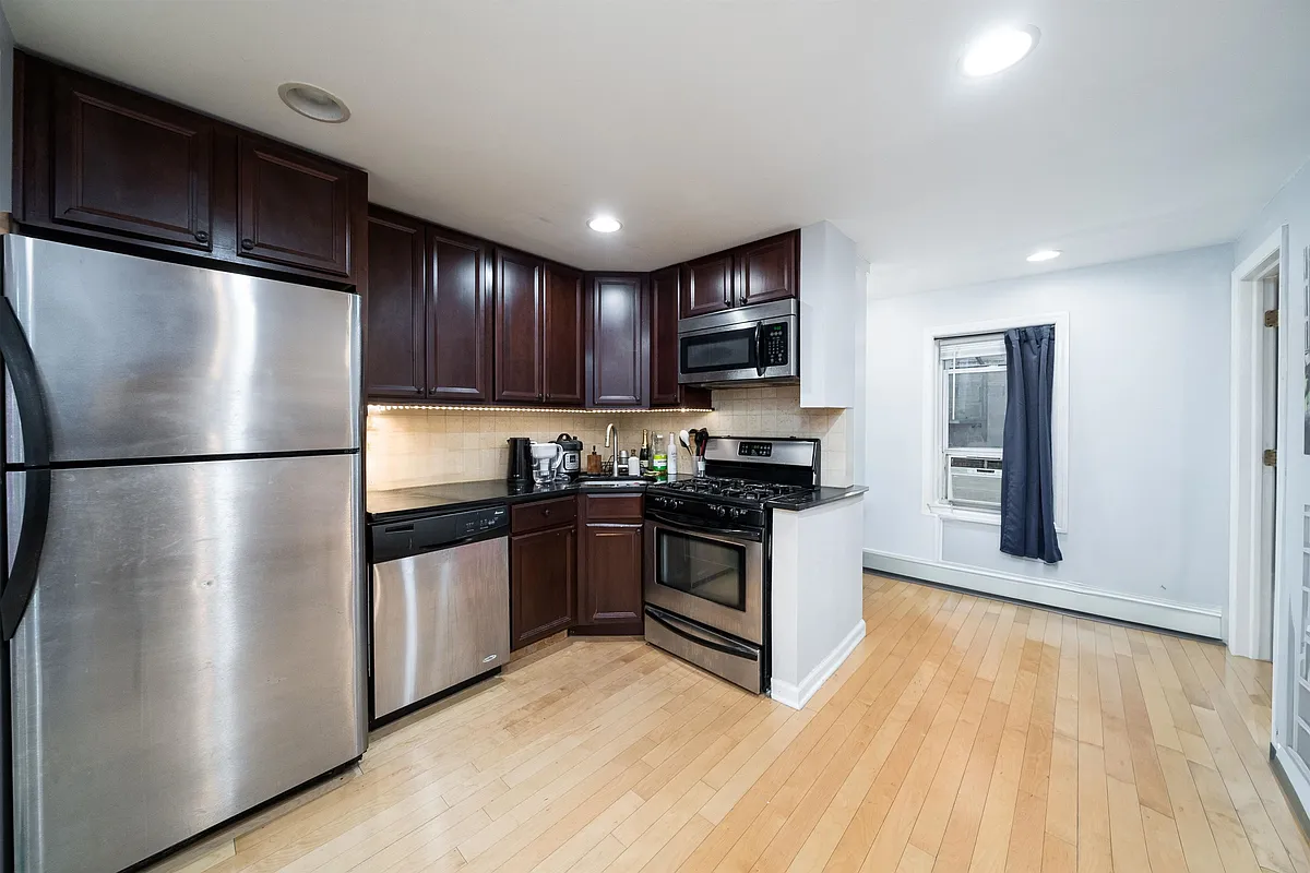 Building Photo - 162 Steuben St #2