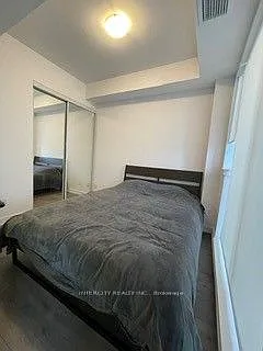 297 College St #820 — Photo 10