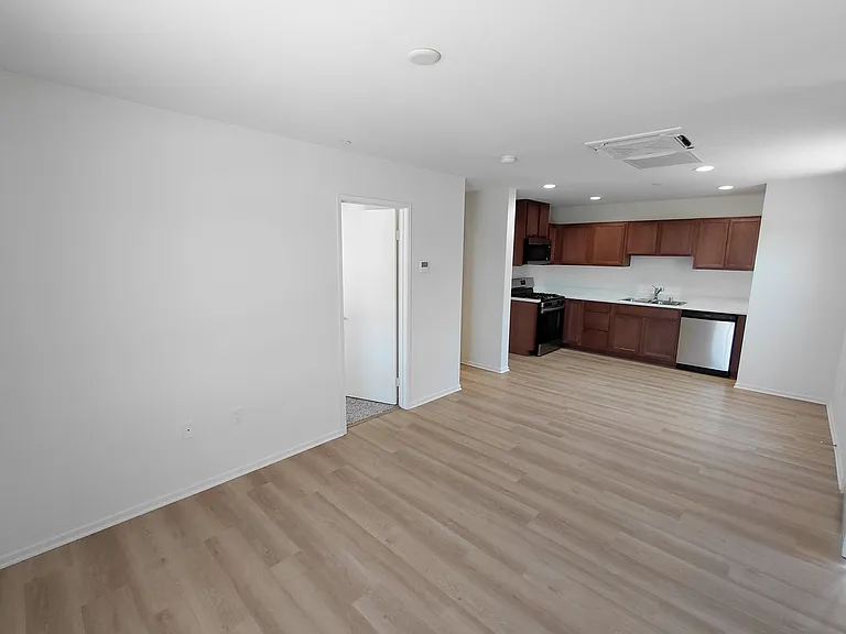 475 Palomino Ct — Photo 3