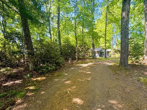 3rd image of 324 Spring Branch Rd