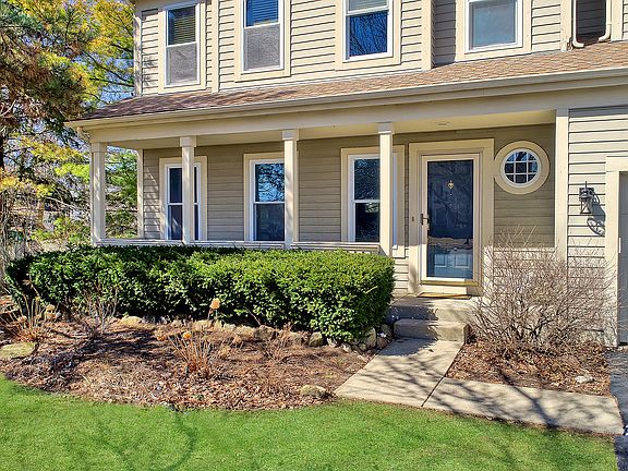 5th image of 297 N Cambridge Ct