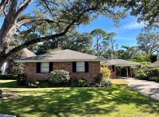 715 Ashlawn Dr, New Orleans, LA 70123