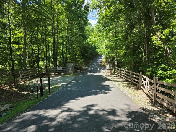 45 S View Dr, Marion, NC 28752