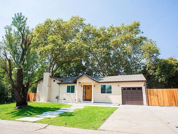 3rd image of 4741 Llano Ln