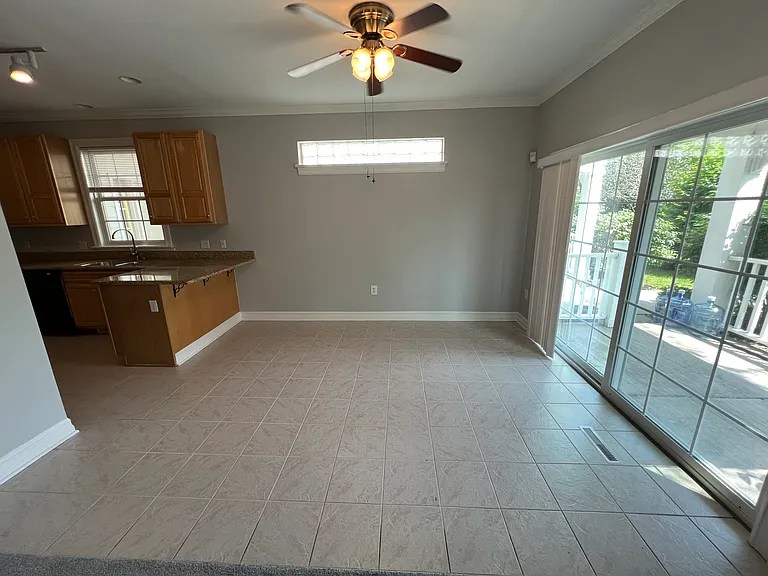 680 W Ferry St #4 — Photo 7