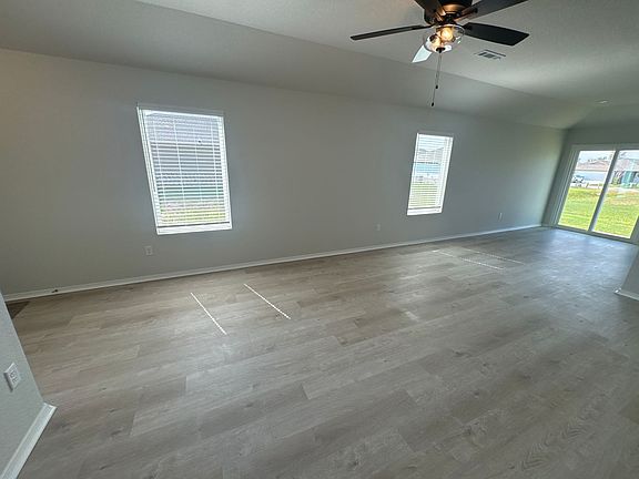 5th image of 10309 Marilyn Dr N