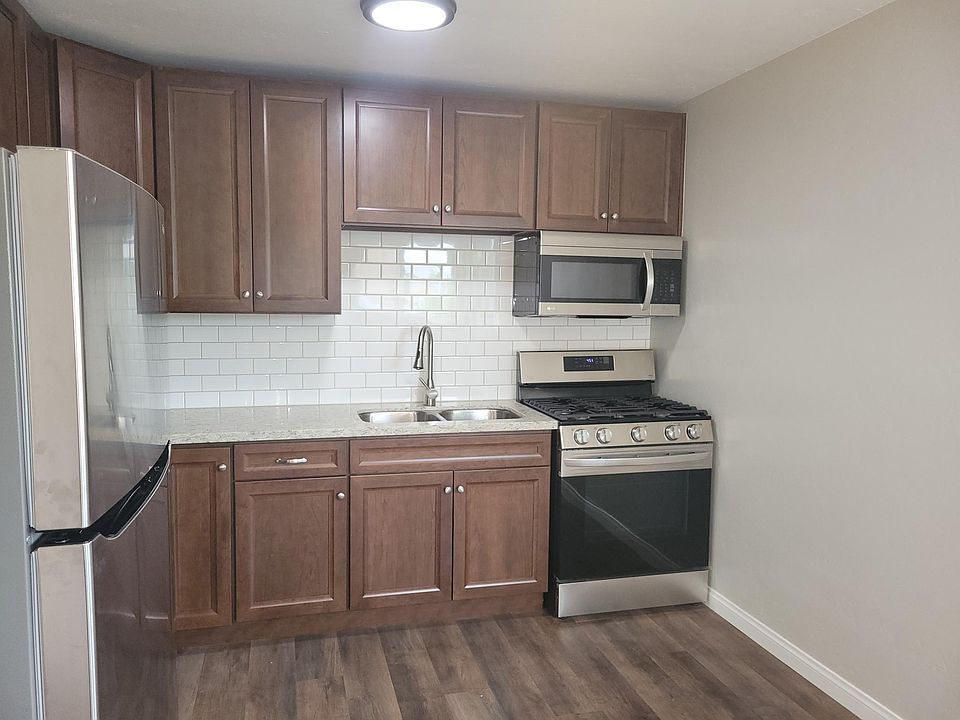 1st image of 4760 1/2 Bancroft St