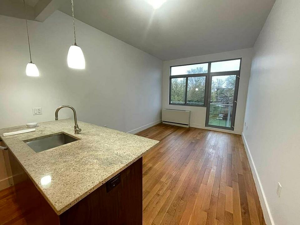 1st image of 806 Bergen St #2G