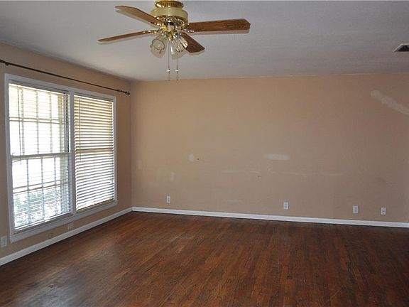 4th image of 1119 Ryan Ave