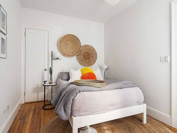 4th image of 59 Pineapple St APT 1G