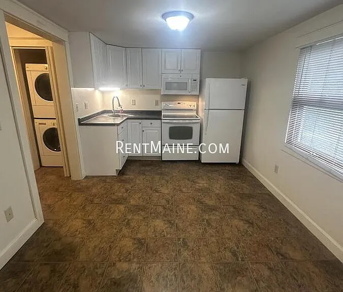 557 Riverside Dr #2 — Photo 2