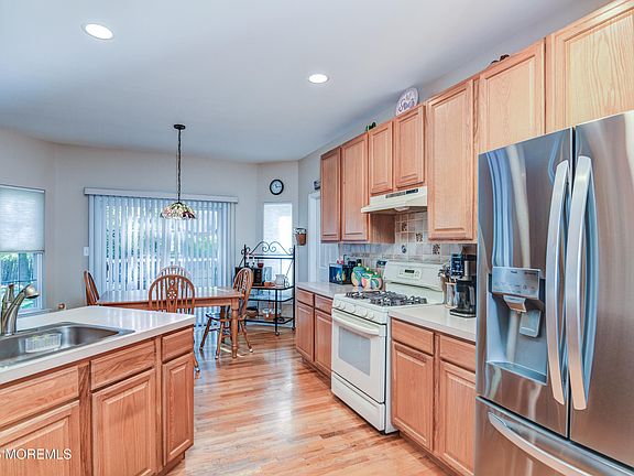 4th image of 6 Northgate Drive