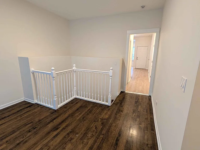 2302 N Hamlin Ave #1 — Photo 1