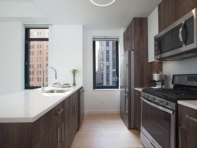29 Cliff St #21E — Photo 3