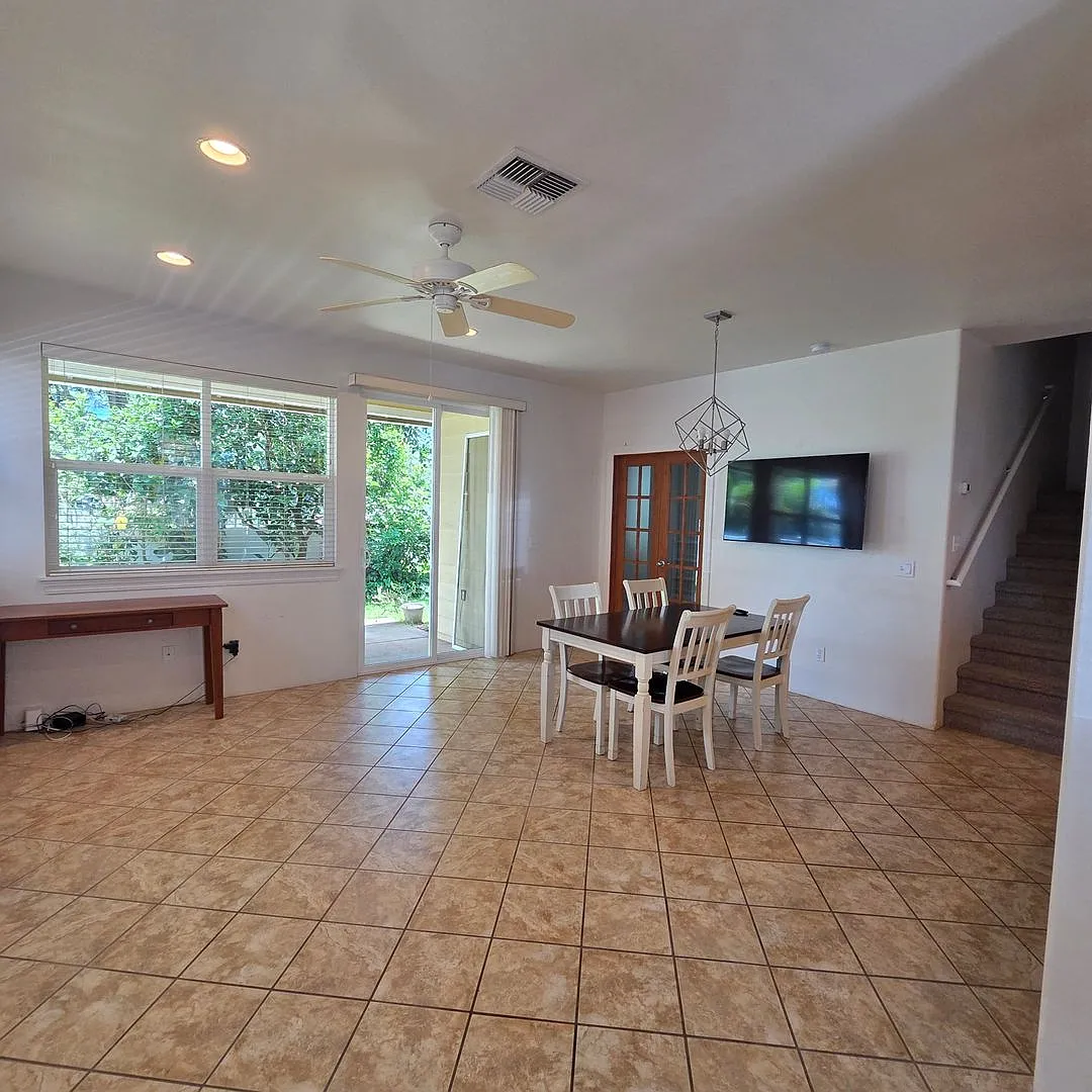 Four-bedroom three bath residential condo in Cottages at Kulamalu — Photo 4