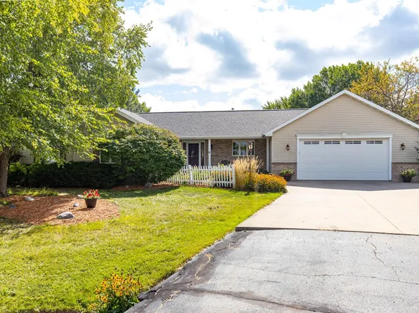 W2567 Ridgebrook Ct, Appleton, WI 54915