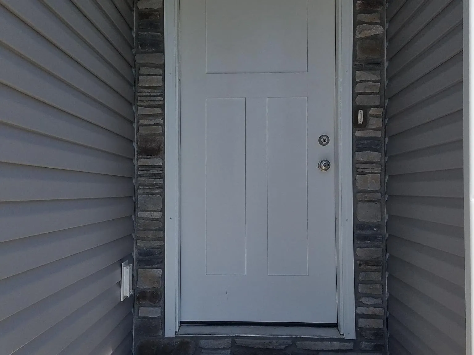 3287 Kathaway Ln — Photo 2