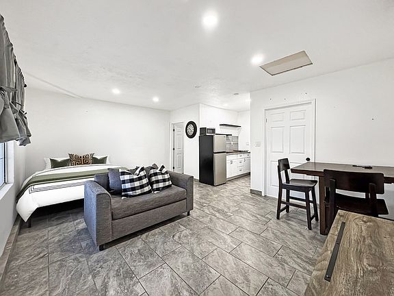 2nd image of 47510 Buckskin Cir #A