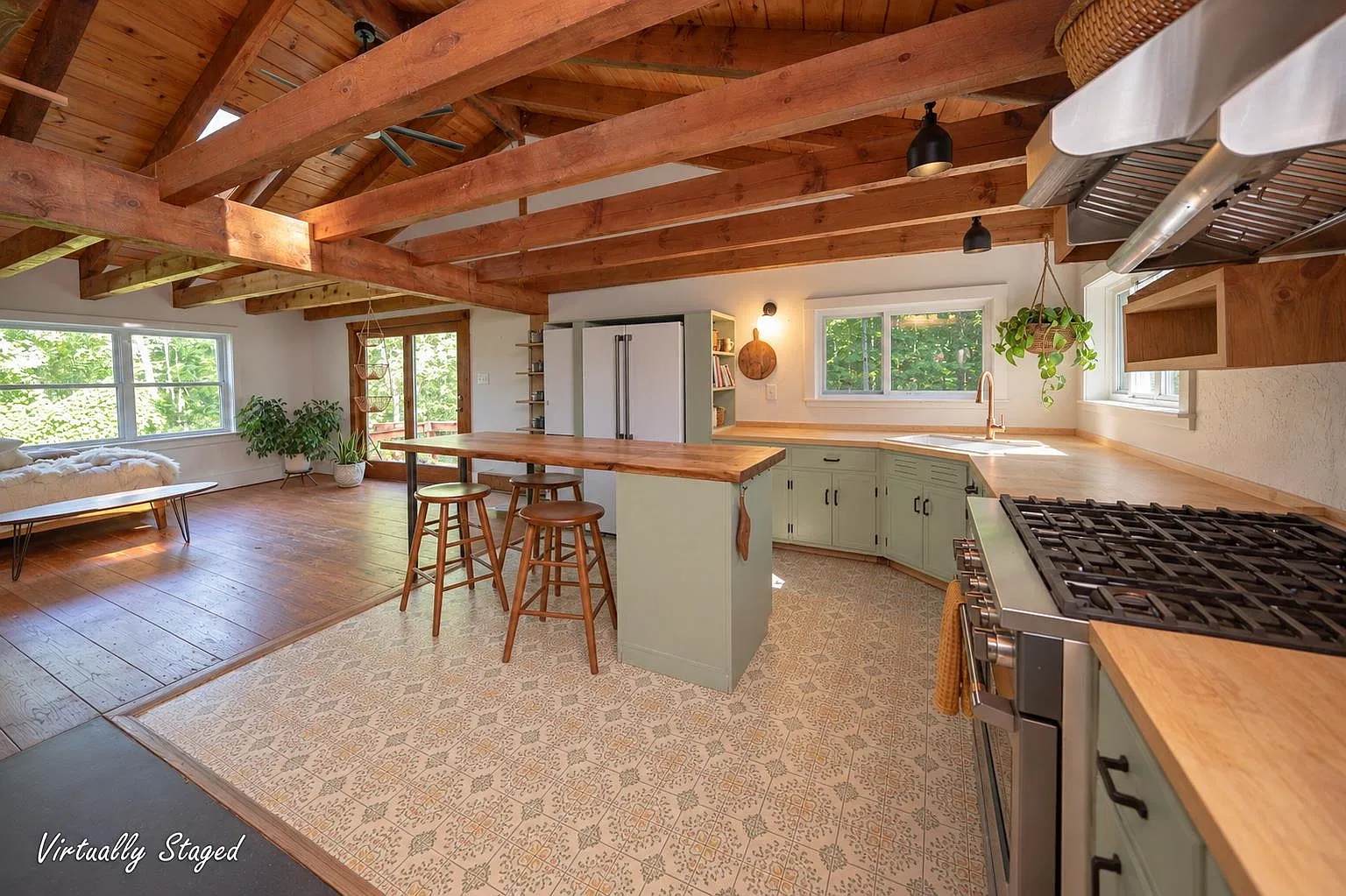 3 bed, 2.0 bath, 1385 sqft, $3,200 — Photo 1