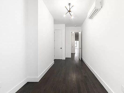 2nd image of 1225 Hancock St #3C