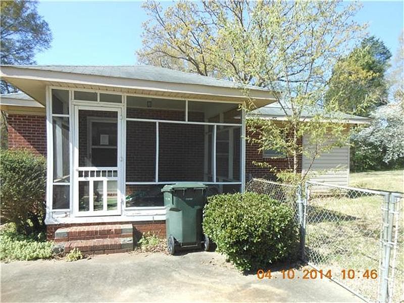 2nd image of 1738 Lumpkin Cir