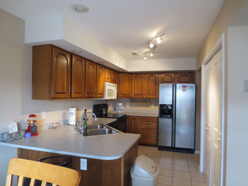 Spacious Kitchen