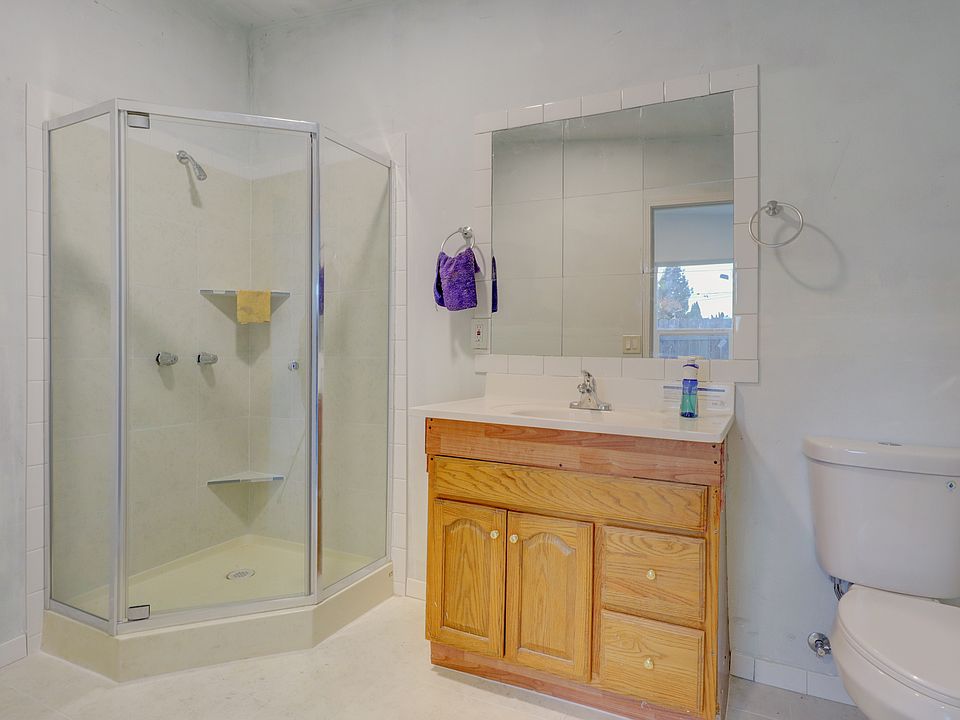 1st image of 1121 5th Ave #2