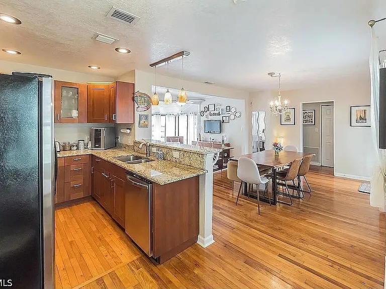 424 Wiltshire Rd — Photo 9