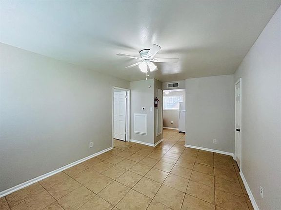 3rd image of 1141 N Durham Dr APT 9