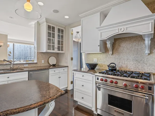 524 East 72nd Street image 16 of 30