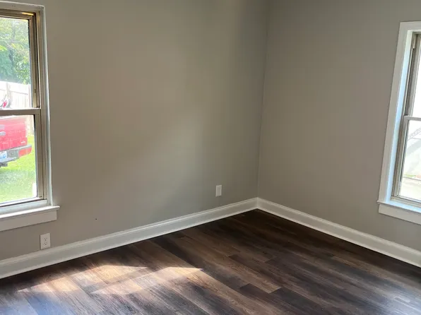 4704 S 3rd St APT 1, Louisville, KY 40214