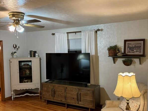 110 Harvey Ave, Oak Hill, WV 25901