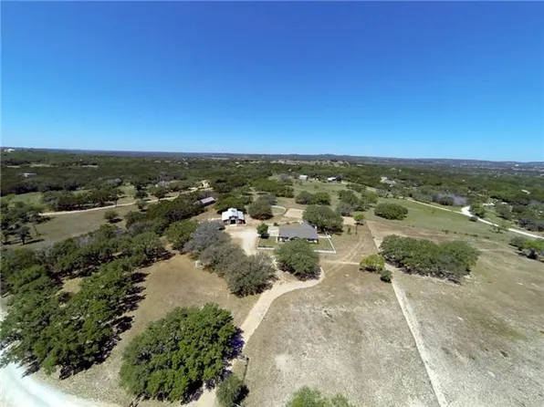 3814 Deer Trl, Spicewood, TX 78669