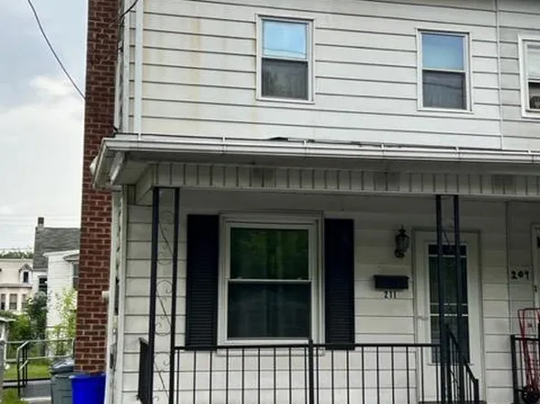 211 N 3rd St, Saint Clair, PA 17970