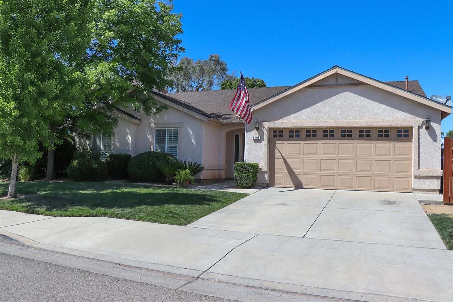 6105 E Hampton Way photo 1
